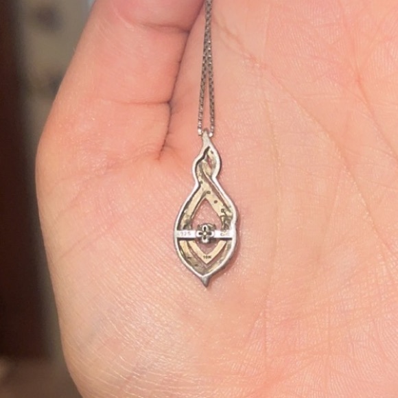 KAYS Diamond Drop Necklace - Picture 3 of 5